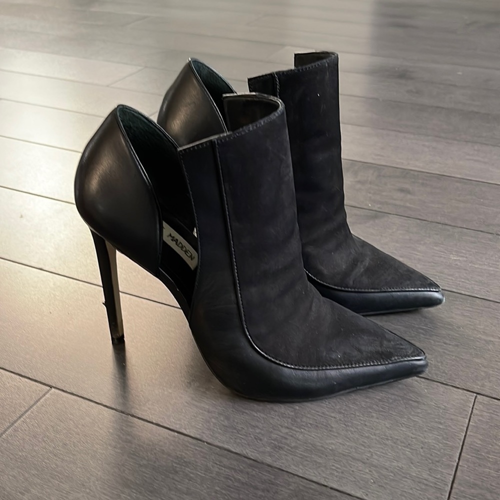 Steve Madden Daniela cut out heels